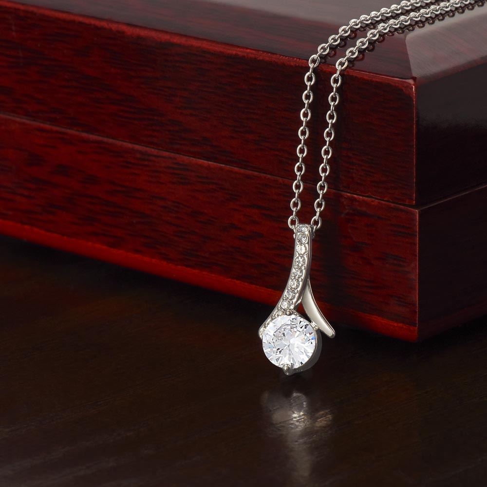 Senior Alluring Beauty Necklace